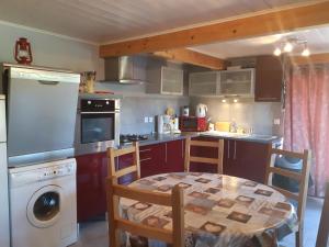 Η κουζίνα ή μικρή κουζίνα στο Le chalet du Brabant