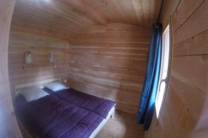 Postel nebo postele na pokoji v ubytování Camping la Simioune en Provence