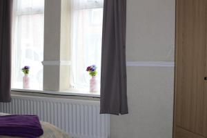 Gallery image of Napier Town House - Self Catering - Guesthouse Style - Twin and Double Rooms in Workington