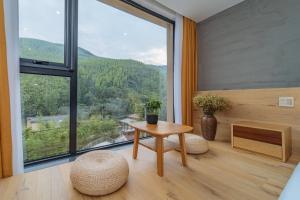 山景或在民宿看到的山景