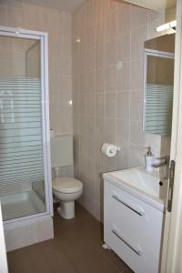 Koupelna v ubytování Apartmani Novosel
