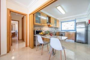 São BernardinoにあるSão Bernardino Beach Bay Apartment - BBのギャラリーの写真