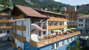 Nespecifikovaný výhled na hory nebo výhled na hory při pohledu z hotelu