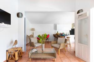 Μια τηλεόραση ή/και κέντρο ψυχαγωγίας στο Villa Alizé & Villa Aigue-Marine