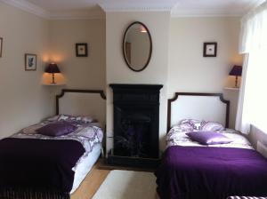 Cama ou camas em um quarto em Sea Breeze Bed and Breakfast