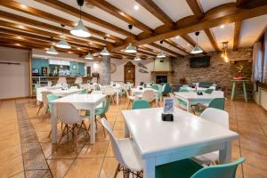 Restaurace v ubytování Ciudad de Jaca + 33 fotografií