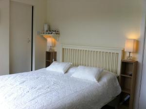 Cama ou camas em um quarto em Sea Breeze Bed and Breakfast