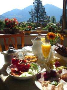 Foto dalla galleria di Gästehaus Pfatischer Hotel Fewo a Rottach-Egern