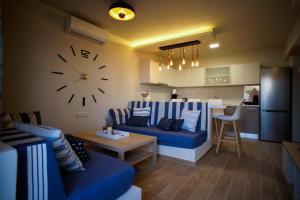 Η κουζίνα ή μικρή κουζίνα στο Sandika apartments