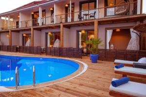 Bazén v ubytování Arwen Hotel nebo v jeho okolí