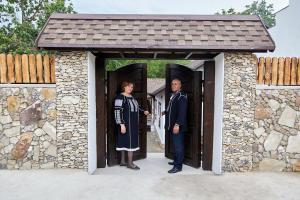 Oaspeți care stau la Valea Stâncii