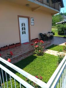 Zahrada ubytování Apartment Maida