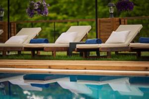 Bazén v ubytování Arwen Hotel nebo v jeho okolí