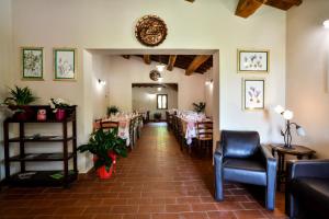 AGRITURISMO LA VALLE DEI BRONZETTI的休息区
