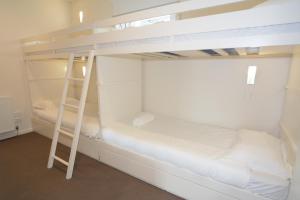 
A bunk bed or bunk beds in a room at Apartment K2 06

