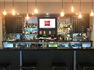 Lounge nebo bar v ubytování ibis Melbourne - Glen Waverley