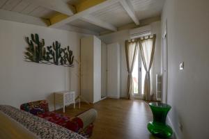 A seating area at Casetta Gattini