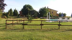 Bazén v ubytování Agriturismo Trebis nebo v jeho okolí