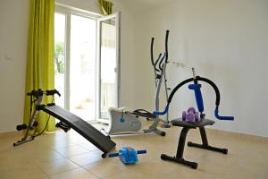 Posilňovňa alebo fitness centrum v ubytovaní VILLA MASLINA, with private 32m2Pool, panoramic views on 100km coastline, 12 pax