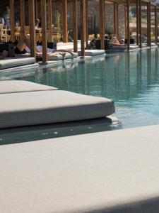 A piscina localizada em Rocabella Mykonos Hotel ou nos arredores