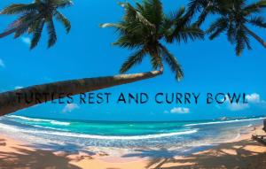una playa con dos palmeras y las palabras tortugas descansan y cuenco de curry en Curry Bowl Restaurant & Turtles Rest, en Hikkaduwa