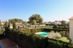 Bazén v ubytování Villa, piscine, WIFI. Locamar Silvia Cat. nebo v jeho okolí