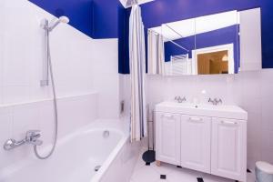 Ένα μπάνιο στο Gellért Family Suite +22 φωτογραφίες