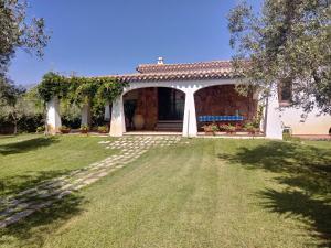 A garden outside Villa Pontes