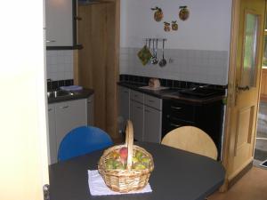 A kitchen or kitchenette at Obergereuth Hof 1288