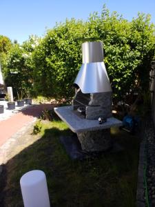 Ein Garten an der Unterkunft Küstenwilla FeWo Usedom