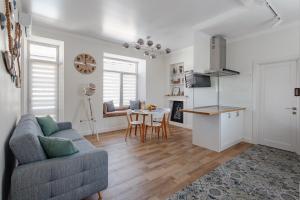 Kuchyň nebo kuchyňský kout v ubytování Scandi Apart Odessa