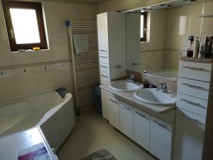 Ванна кімната в Apartment Imamović