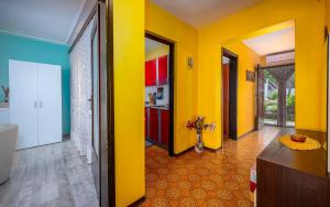 TV a/nebo společenská místnost v ubytování Apartment Crveni