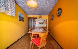 Kuchyň nebo kuchyňský kout v ubytování Apartment Crveni