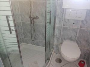 Łazienka w obiekcie Casa Hibiscus sehr schönes Appartment zum relaxen