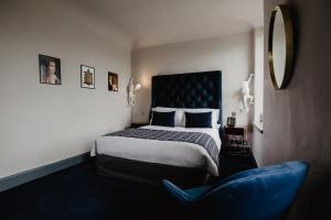 Rúm í herbergi á Bellinter House Hotel & Spa