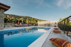 Bazén v ubytování Capri House nebo v jeho okolí