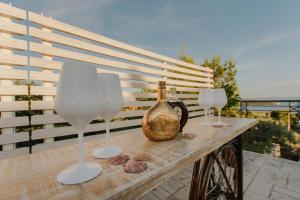 Balkón nebo terasa v ubytování Capri House