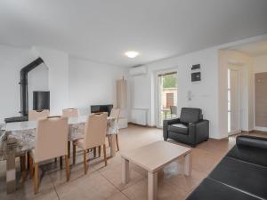 Posezení v ubytování Holiday Home Mario 2 by Interhome