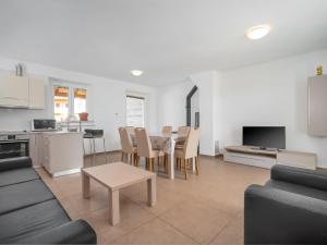 Kuchyň nebo kuchyňský kout v ubytování Holiday Home Mario 2 by Interhome