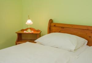 Uma cama ou camas num quarto em Herberts Stubn