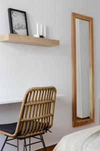 A bed or beds in a room at Urban 2BD Apartment in Koukaki by UPSTREET
