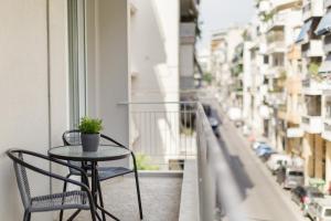 A balcony or terrace at Urban 2BD Apartment in Koukaki by UPSTREET