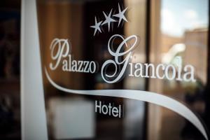 Certifikát, hodnocení, plakát nebo jiný dokument vystavený v ubytování Hotel Palazzo Giancola
