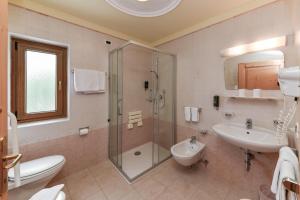 Vannituba majutusasutuses Hotel Brunella