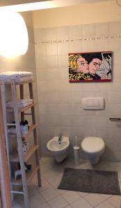 Ett badrum på Irides rooms