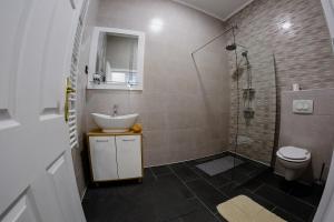 Koupelna v ubytování Apartmani Galea