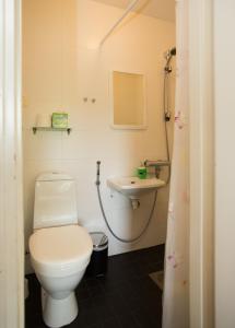 Phòng tắm tại Villa Helleranta