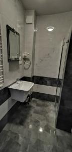 Ένα μπάνιο στο Hotel Sevilla Gold