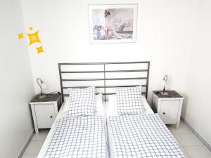 Postel nebo postele na pokoji v ubytování PLAYA PUERTO TAZACORTE Modern Beach Apartment